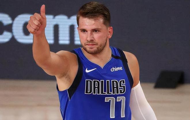 替补席也有 替补席也有