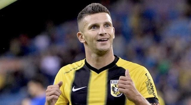 为球迷奉上 为球迷奉上