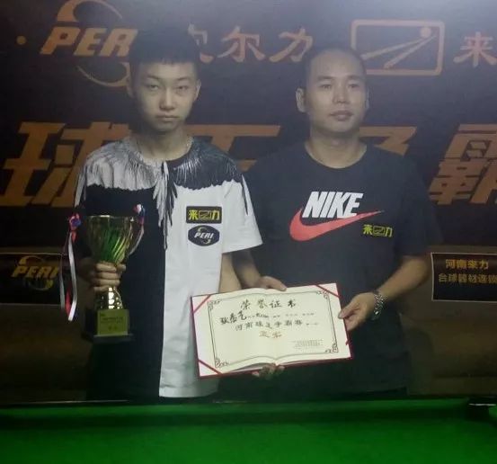 决定通过更 决定通过更